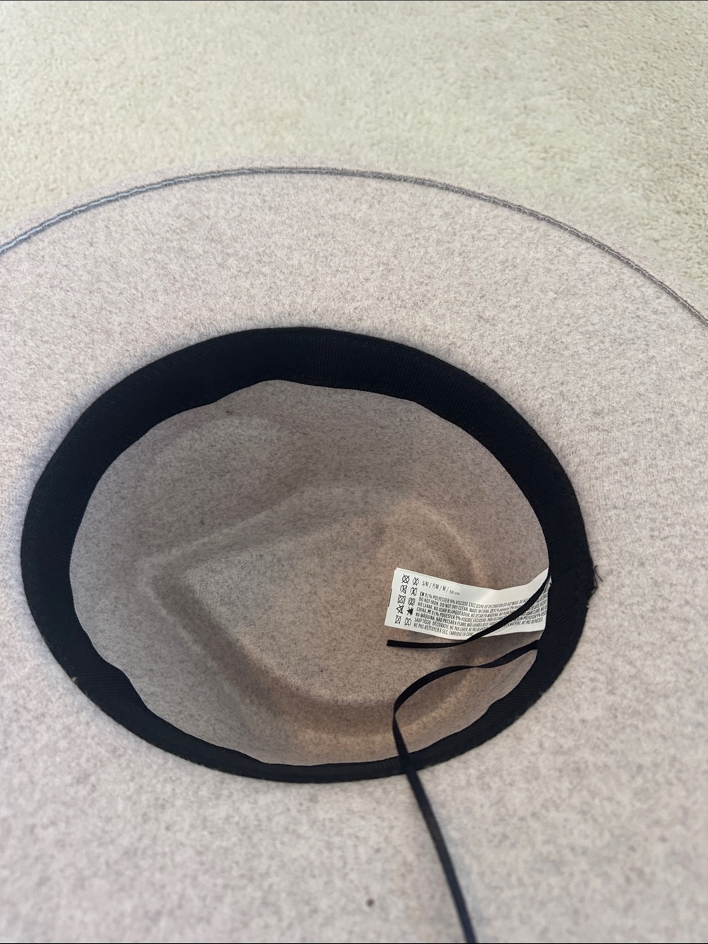 Felt hat - Picture 2 of 2